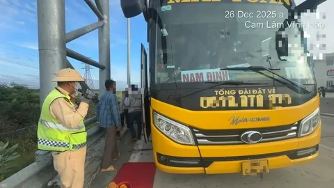 Dịch vụ xe khách giường nằm chất lượng cao phục vụ tuyến đường dài từ Nam ra Bắc