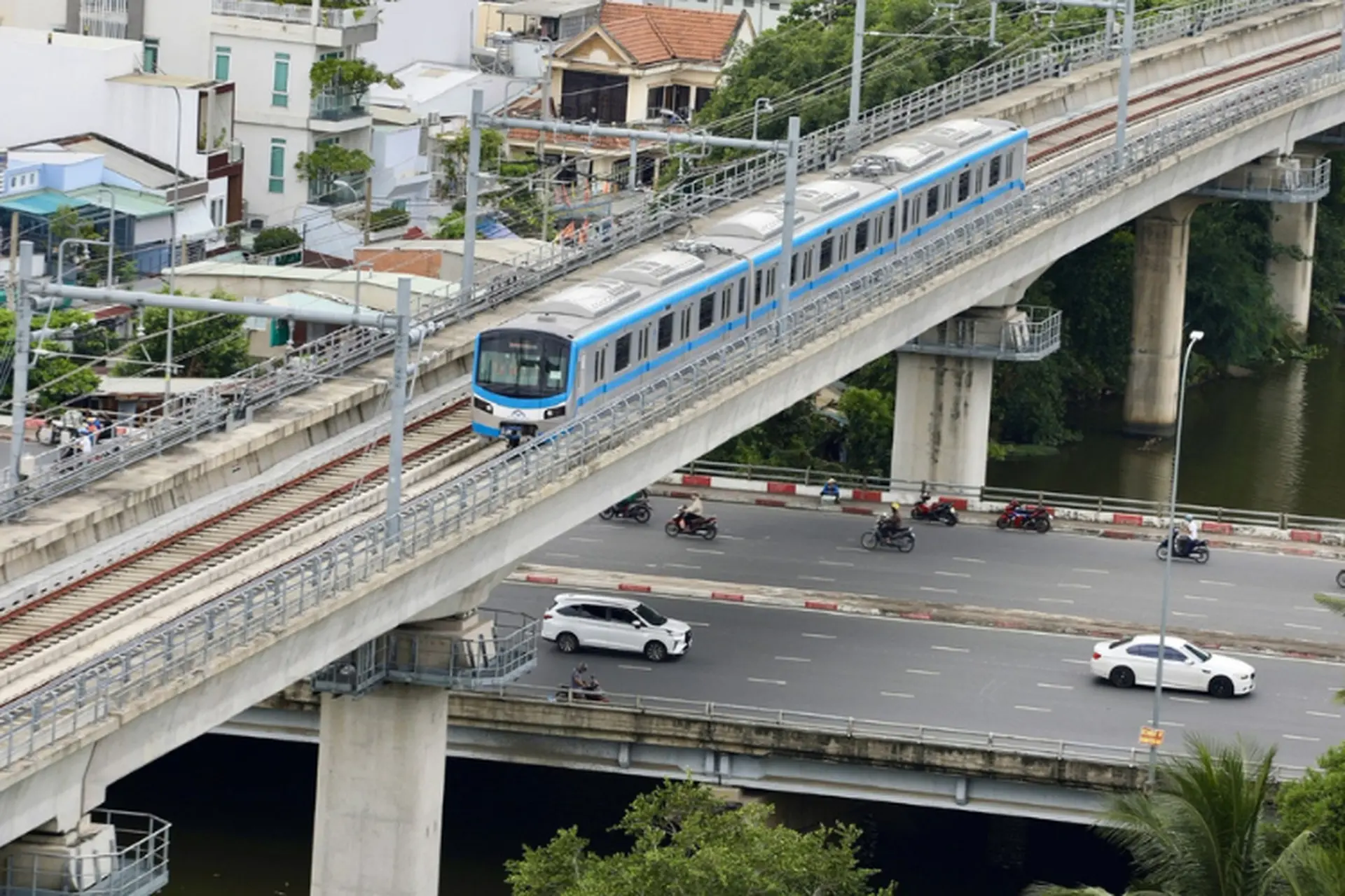 Hệ thống trạm dừng xe buýt được tích hợp đồng bộ với các nhà ga Metro số 1