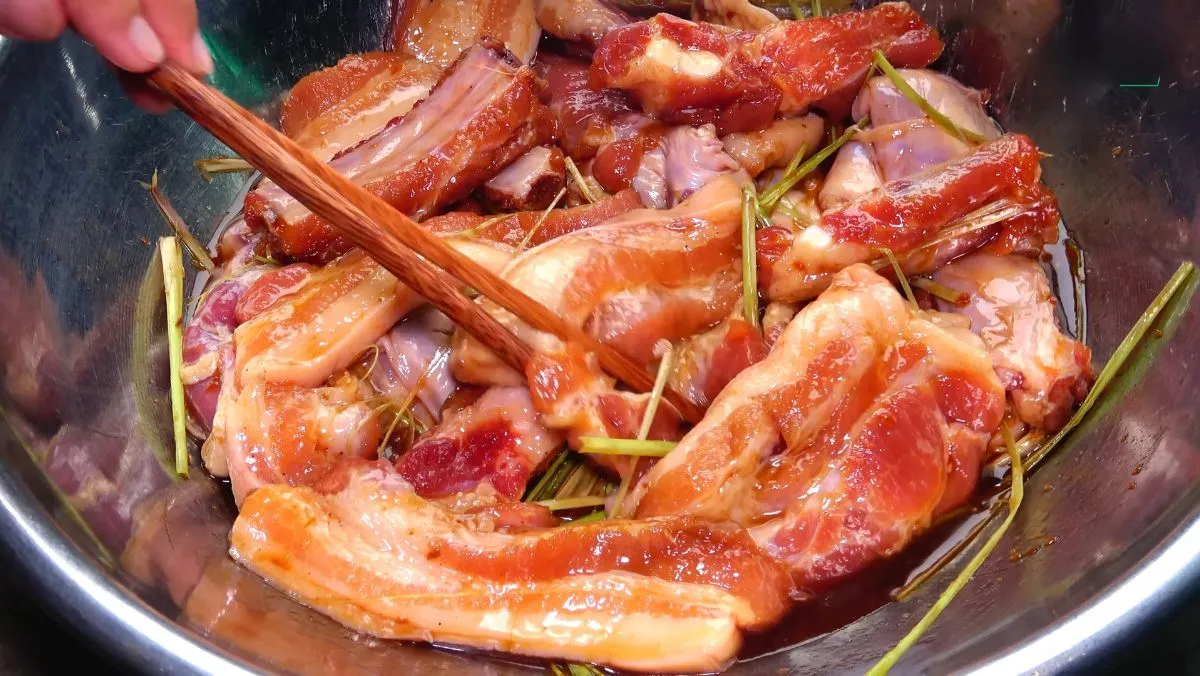 Các loại thịt được tẩm ướp theo công thức riêng biệt mang lại hương vị đậm đà khó cưỡng