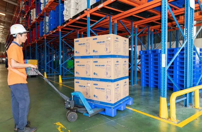 Hàng hóa dệt may được bảo quản trong điều kiện lưu kho và vận chuyển tối ưu