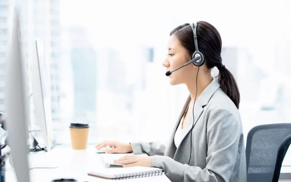 Liên hệ đúng số tổng đài để được tư vấn chính xác về lịch trình và giá vé