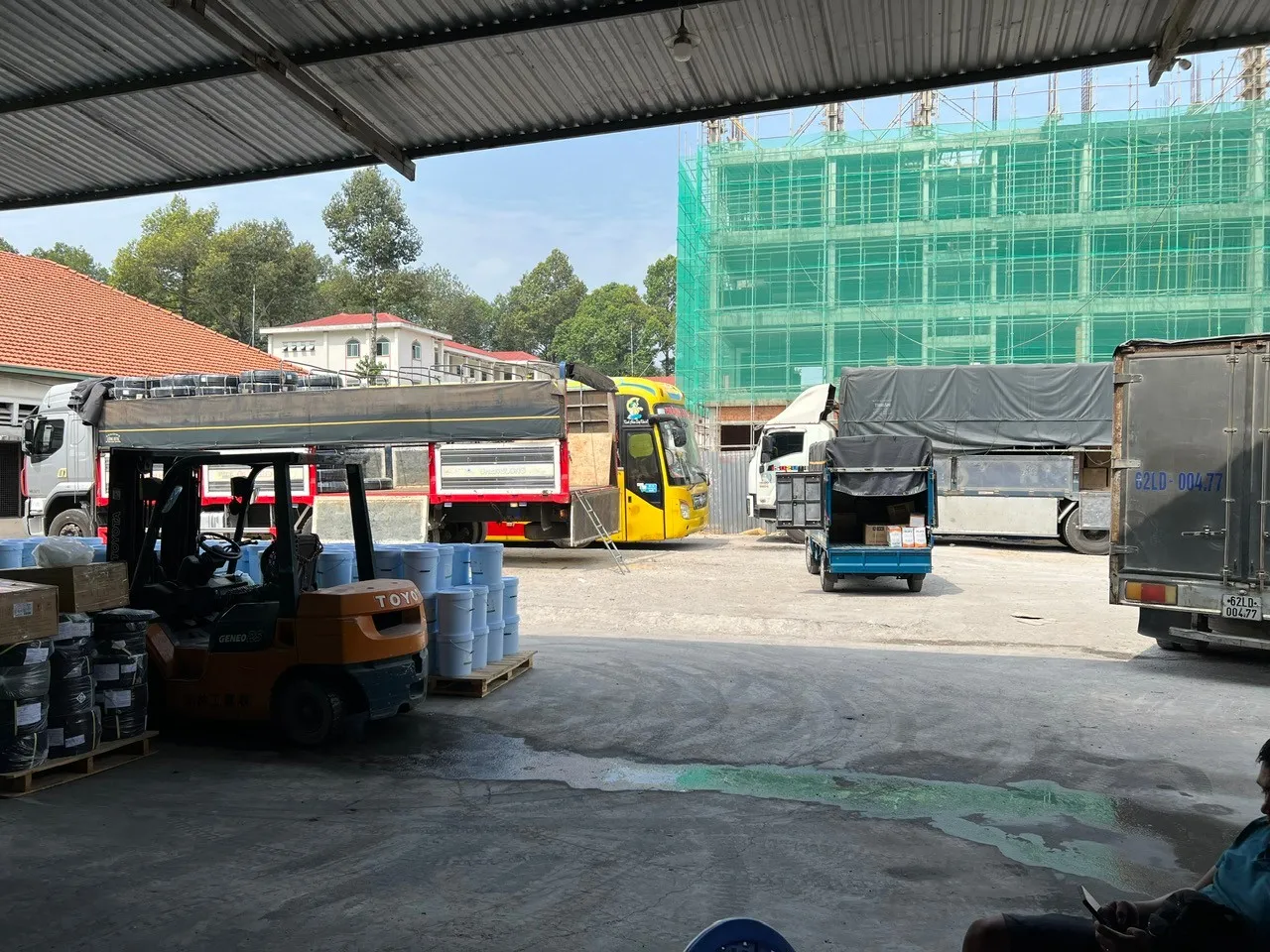Dịch vụ chành xe chuyển hàng dệt may công nghiệp đóng vai trò huyết mạch trong chuỗi cung ứng