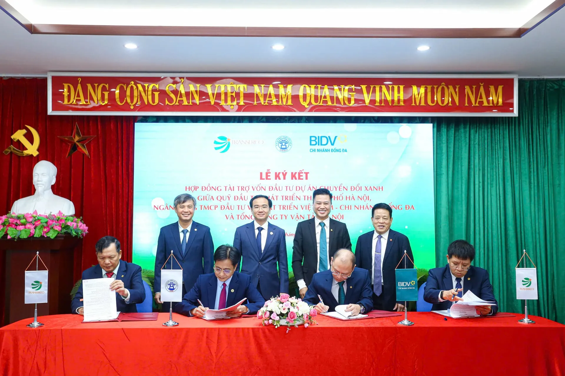 Quy trình ký kết hợp đồng minh bạch chuyên nghiệp tạo nền tảng hợp tác bền vững