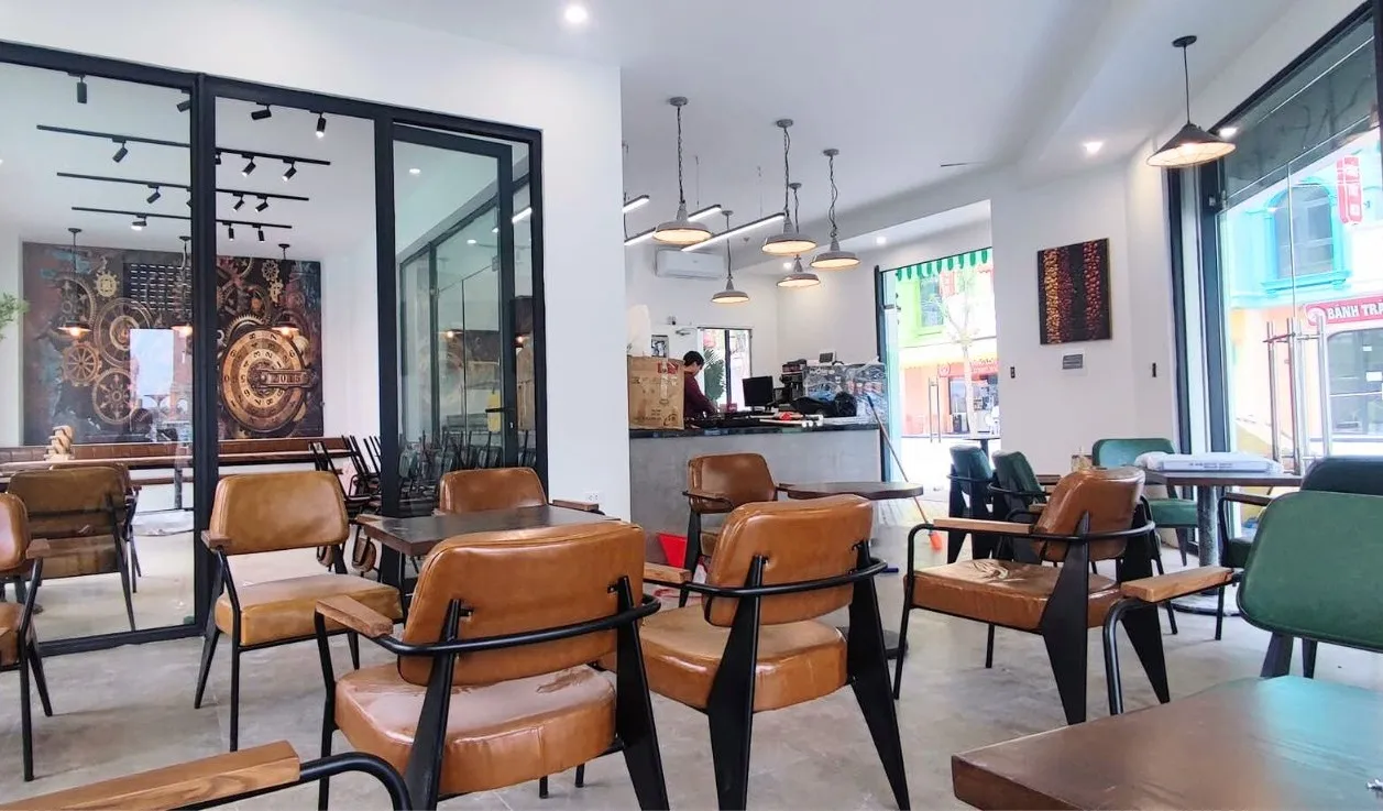 Không gian máy lạnh là nơi nghỉ ngơi lý tưởng để tránh xa khói bụi và tiếng ồn bến xe