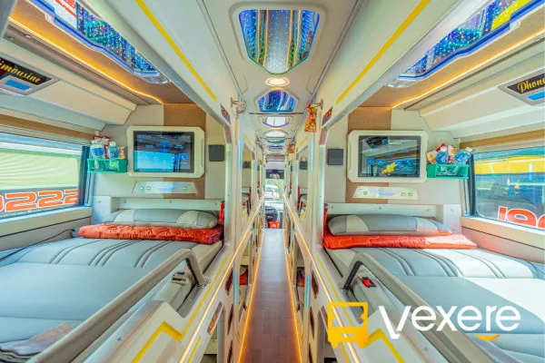 Nội thất sang trọng của dòng xe Limousine cabin trên tuyến Biên Hòa  Quảng Ninh
