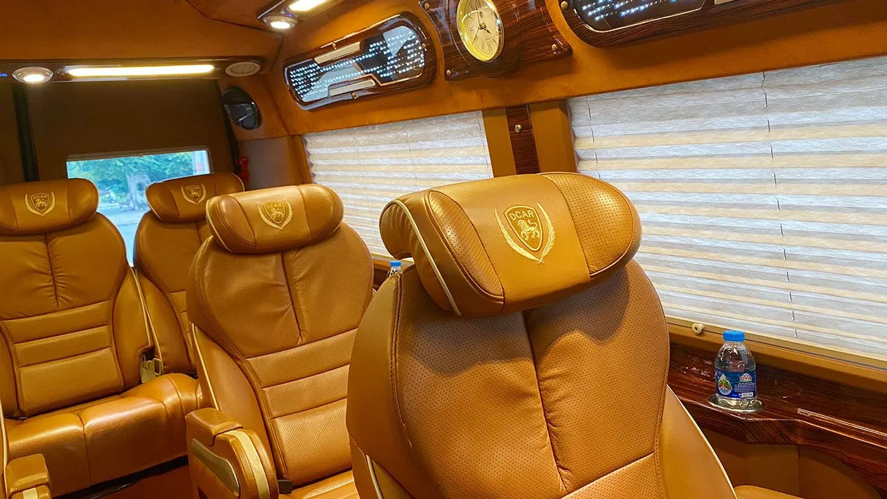 thue-xe-limousine-hung-yen-dkttransport-2 Nội thất sang trọng và tiện nghi hiện đại bên trong các dòng xe limousine đi Hưng Yên