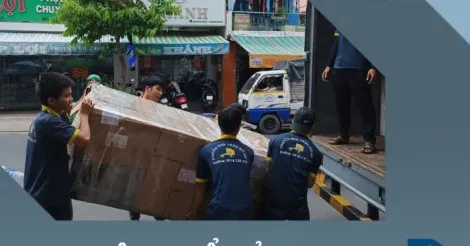 Quy trình bốc xếp đồ điện gia dụng được thực hiện bởi đội ngũ chuyên nghiệp