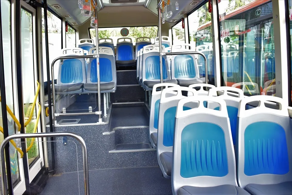 Không gian nội thất xe buýt phục vụ tuyến Trảng Bom  Biên Hòa luôn được đảm bảo vệ sinh